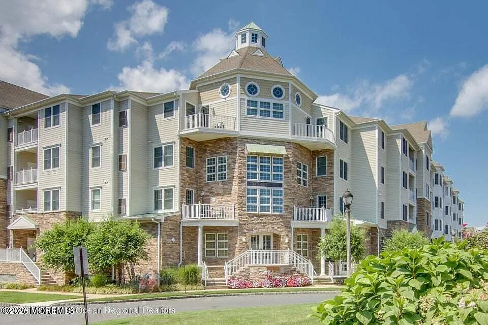 2 bed, 1556 sqft, $4,000 — Photo 2