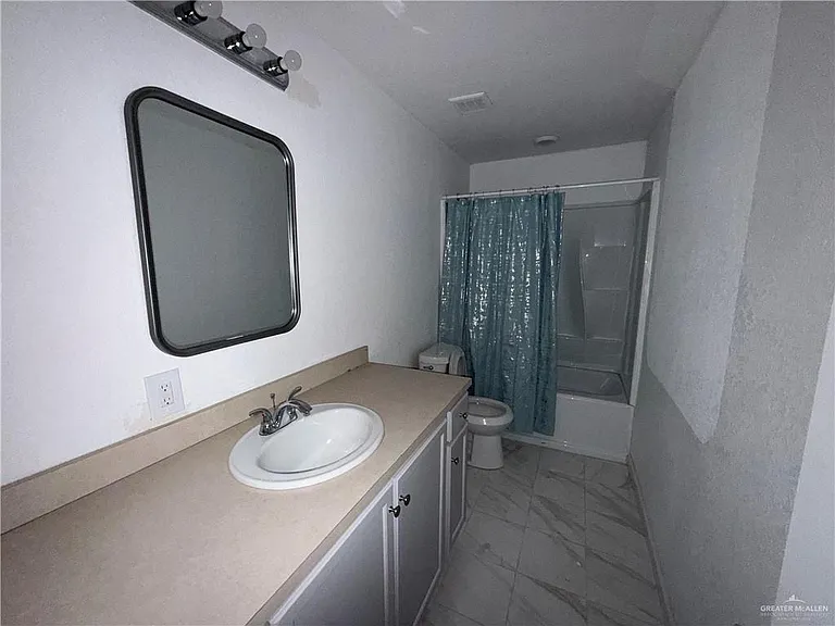 415 W Edinburg Ave #107 — Photo 9