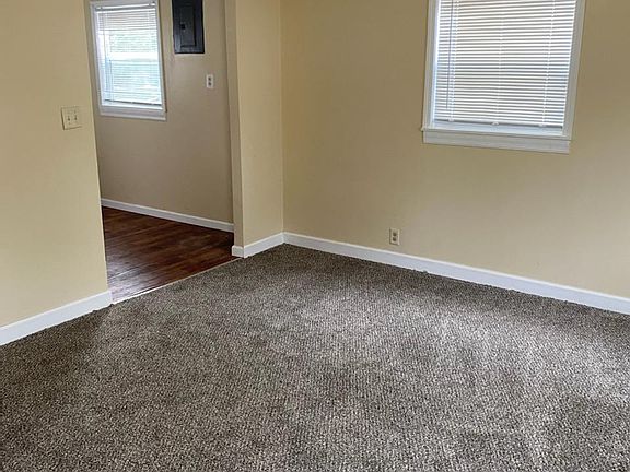 2nd image of 706 Pemberton Pl