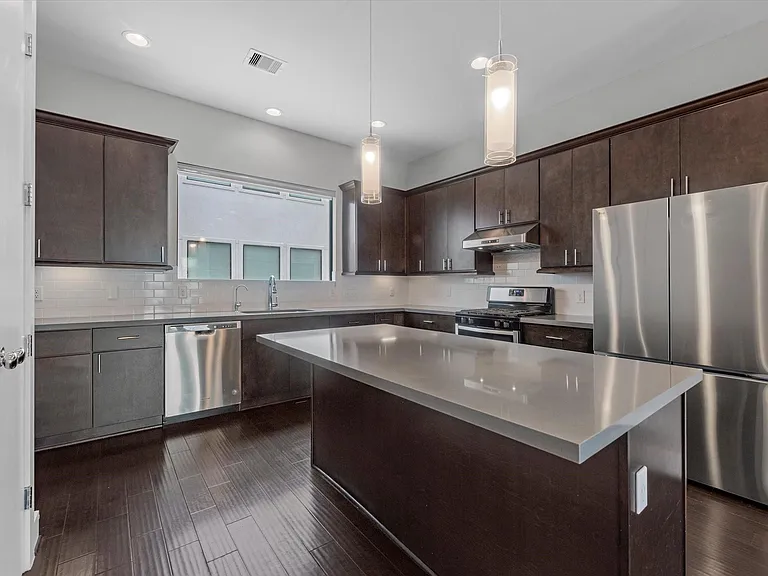 1615 Milby St #B — Photo 6