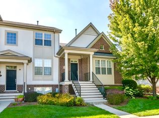 2469 Waterbury Ln, Buffalo Grove, IL 60089