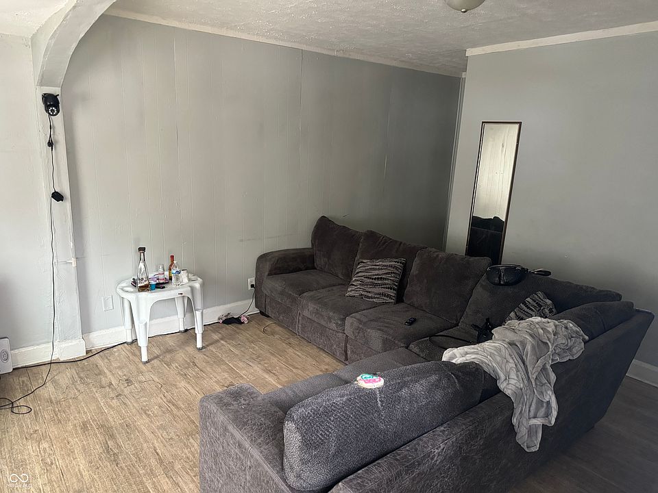 2nd image of 1522 N Tacoma Ave