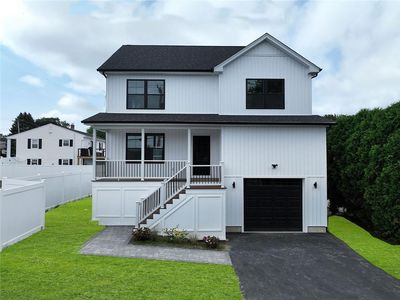 100 Uxbridge St, Cranston, RI, 02920