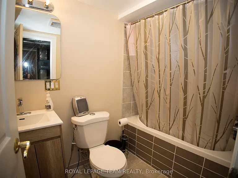 1339 Kilborn Ave — Photo 12