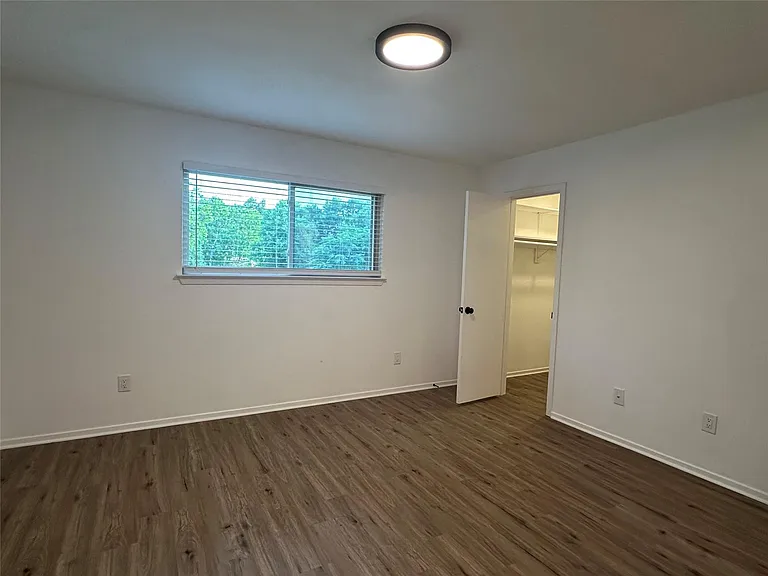 7621 Scenic Brook Dr — Photo 12