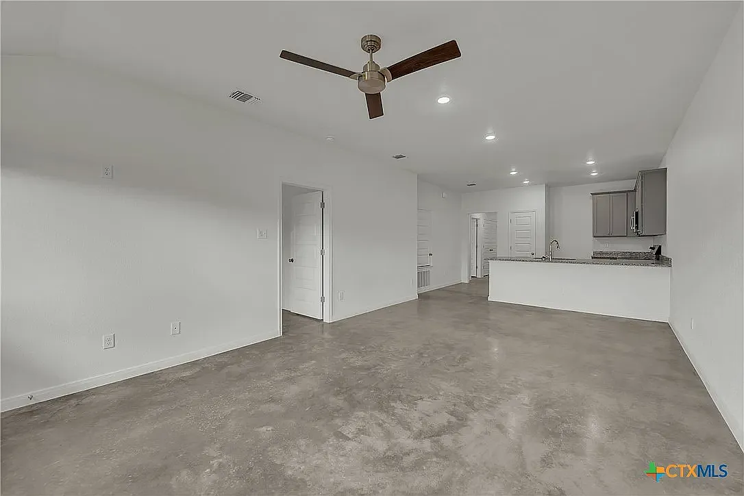 3 bed, 1175 sqft, $1,550 — Photo 4