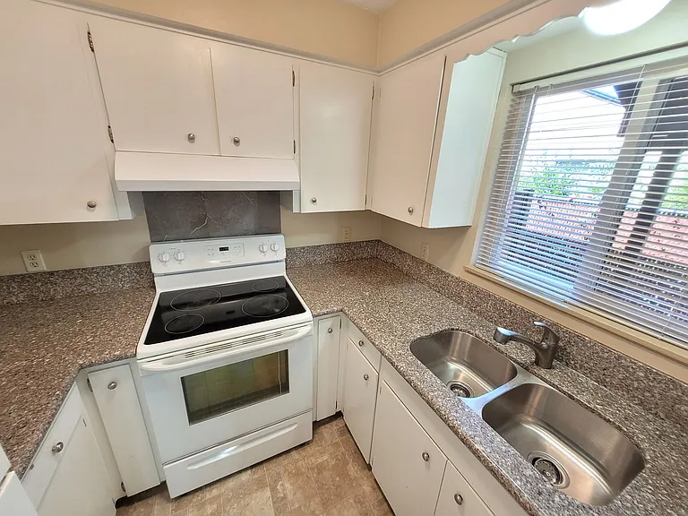 1531 1547 Mill St SE — Photo 22
