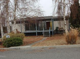 205 Merrick Ave, Sunnyside, WA 98944