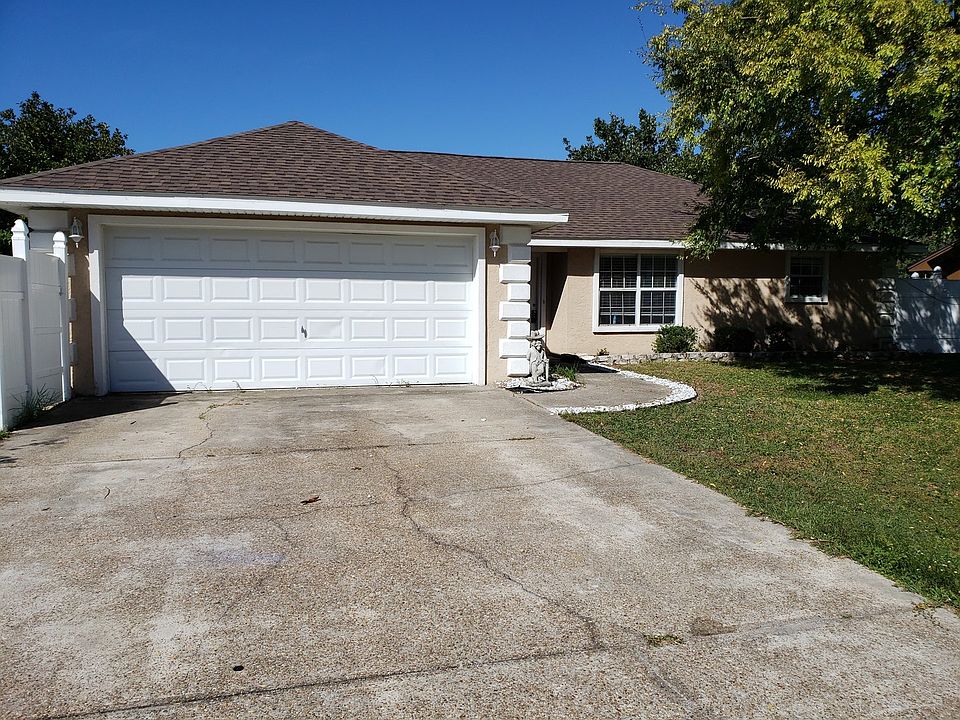 1st image of 901 Pelican Pl