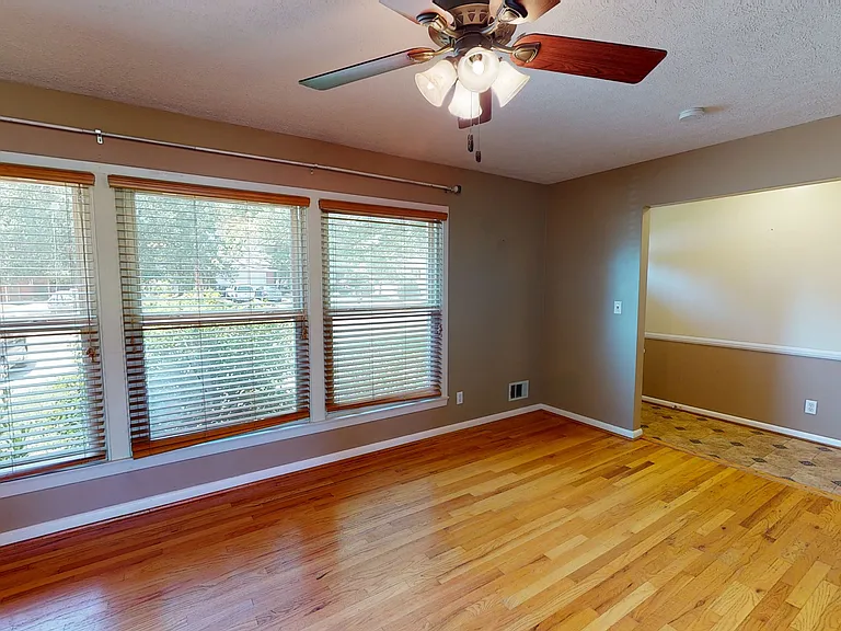 707 Dorsey Way — Photo 3