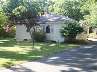 15643 Pruin St, Spring Lake, MI 49456