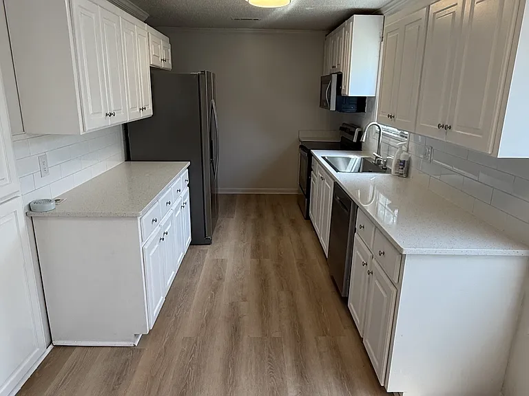 509 E Spring St #2 — Photo 6