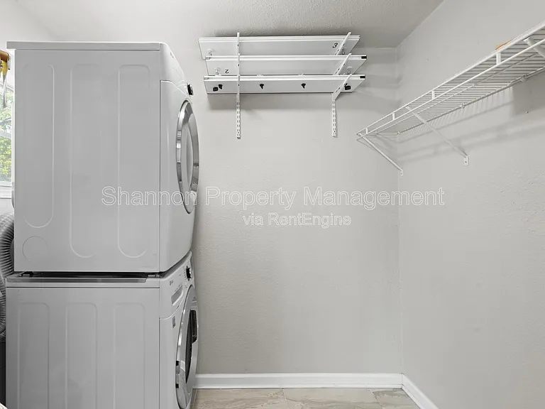 709 E 41st St — Photo 23