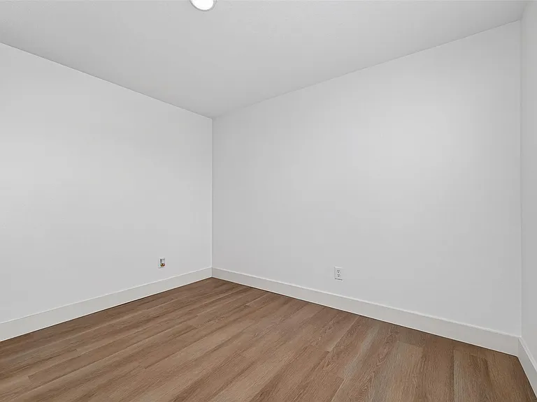 1834 Shadow Rock Dr — Photo 8