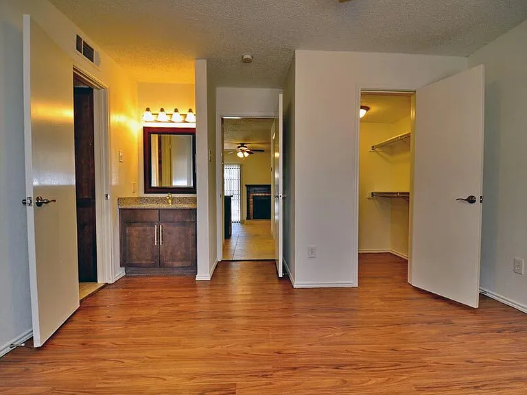 Everwood Apartments — Photo 14