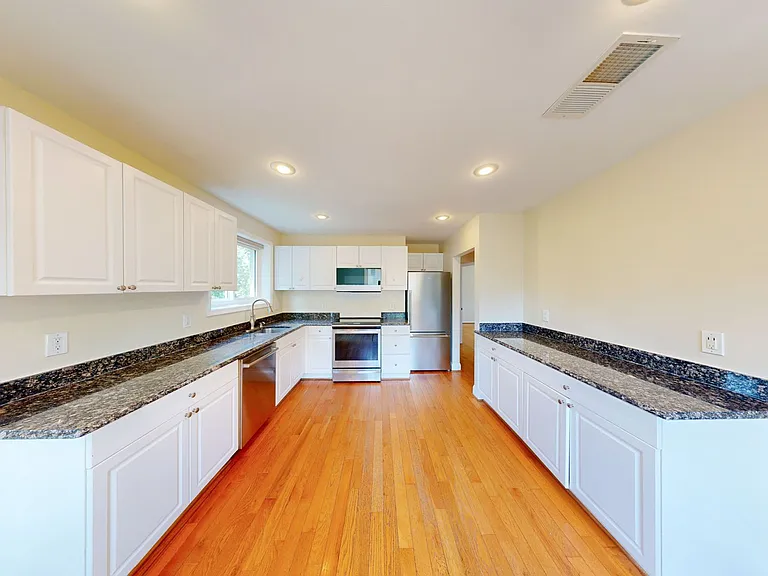 2518 Harmon Rd — Photo 6