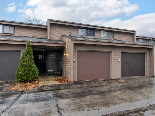 786 Stone Ridge Pl, Dubuque, IA 52001