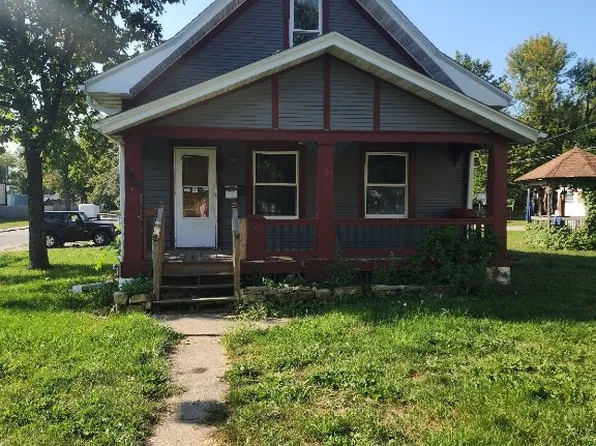 1901 Johnson Ave NW, Cedar Rapids, IA 52405
