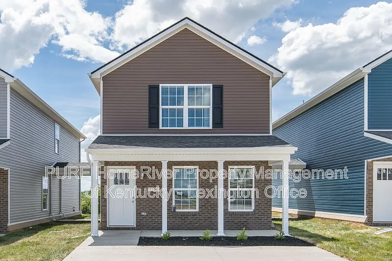 3 bed, 2.5 bath, 1600 sqft, $1,495 — Photo 1