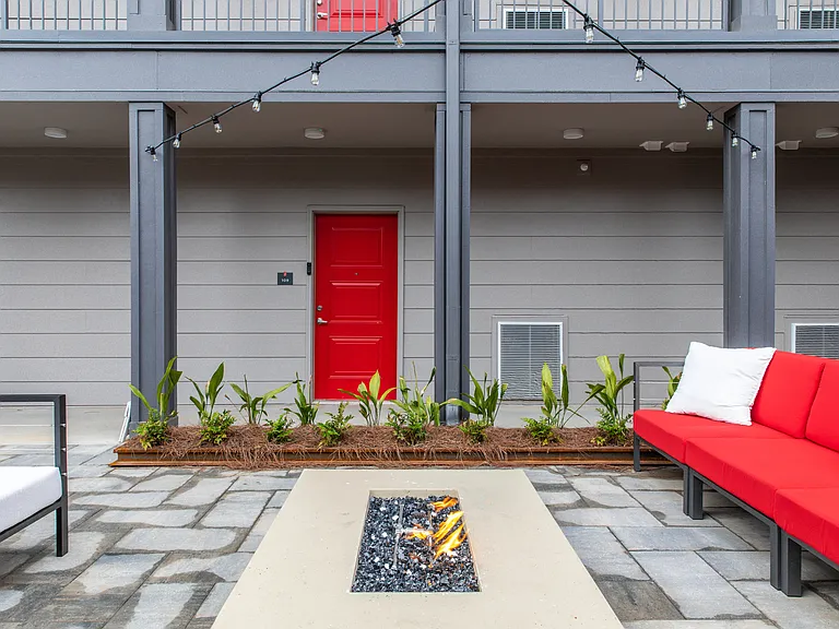 Axel Row Apartments — Photo 18