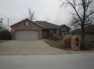 913 Wesley Rd, Nixa, MO 65714