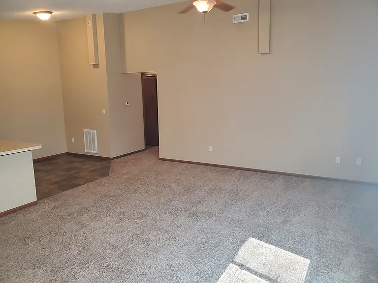 706 Kennedy Dr #5 — Photo 4
