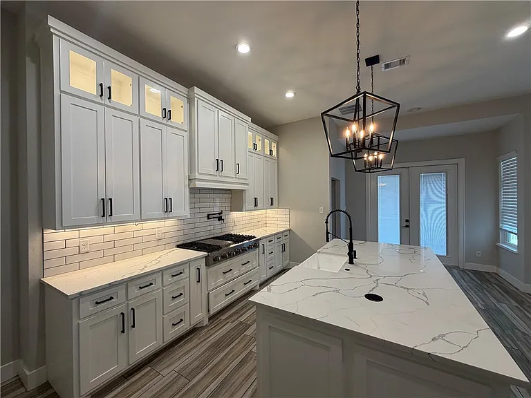 15521 Dyna St — Photo 3