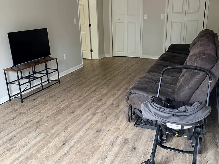 209 W Chandler St — Photo 5