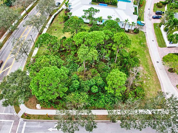 5th image of 2604 Greenway Drive