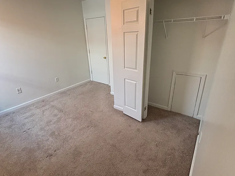 5036 Catharine St #2 — Photo 10
