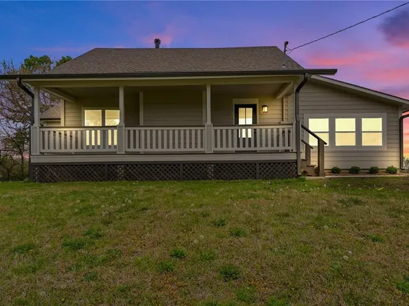 835 Lyon St, Lawrence, KS 66044