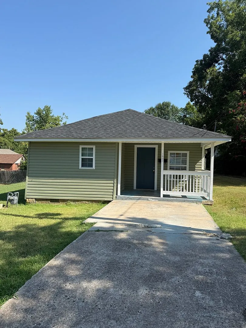 1807 Elm Street — Photo 1