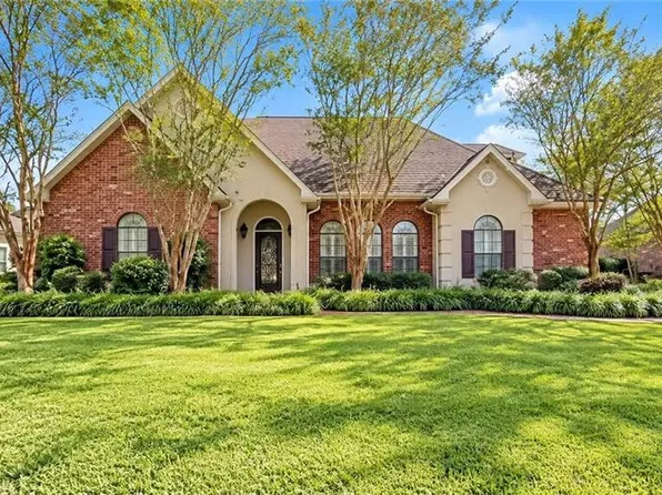 150 Primrose Dr, Belle Chasse, LA 70037