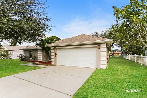 2431 SE Gilbert Ave Photo 1