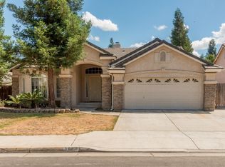 2221 E Ticonderoga Dr, Fresno, CA