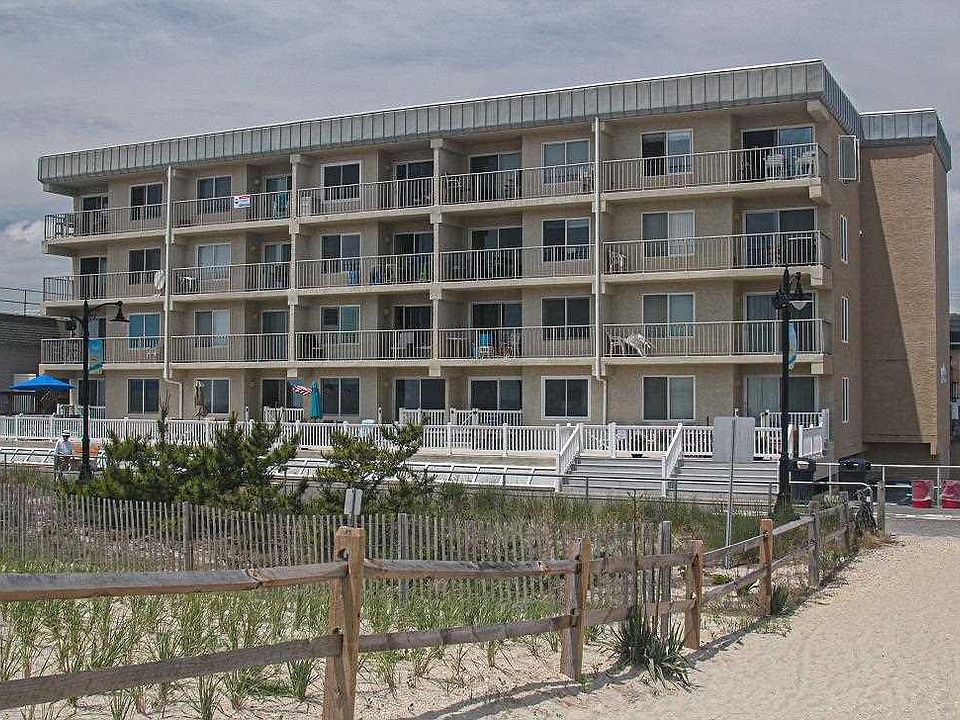 1st image of 4100 Boardwalk #4B4B