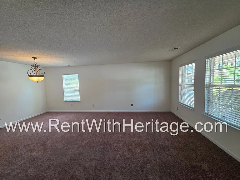 2028 Sweet Bay Dr — Photo 3