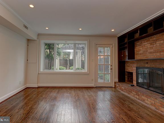 2nd image of 513 S Royal St