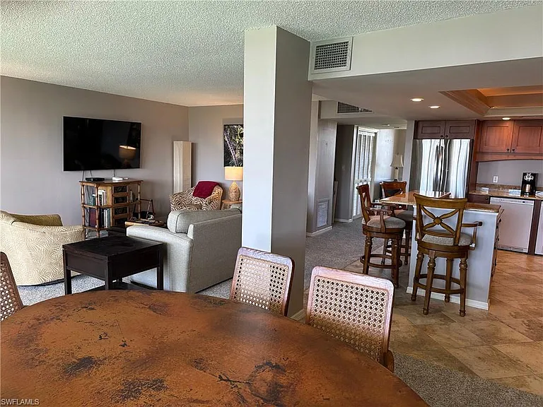 2305 Gulf Shore Blvd N #313 — Photo 6