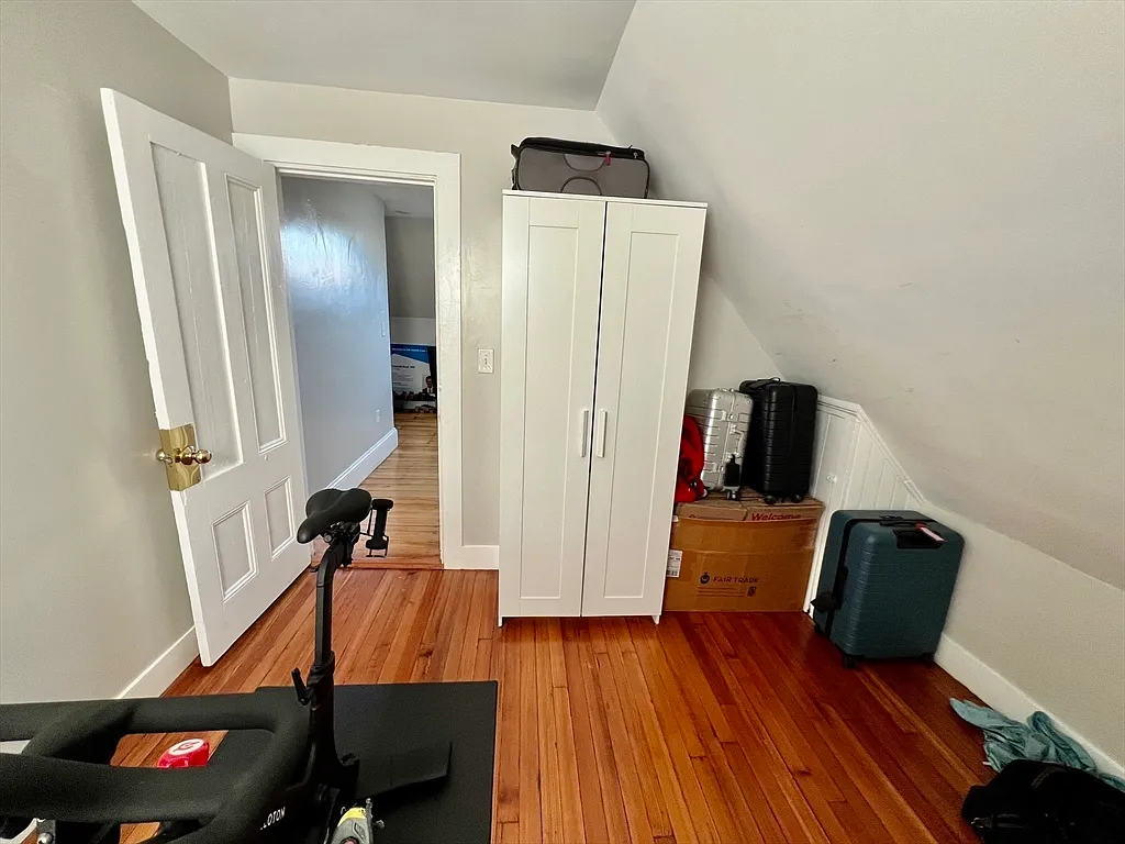 5 bed, 1700 sqft, $4,800 — Photo 2