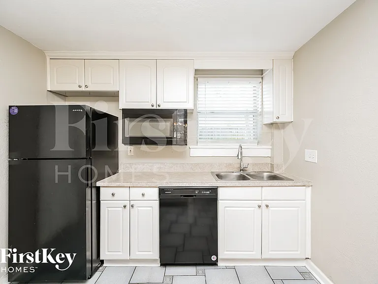 7309 N Dartmouth Ave — Photo 7