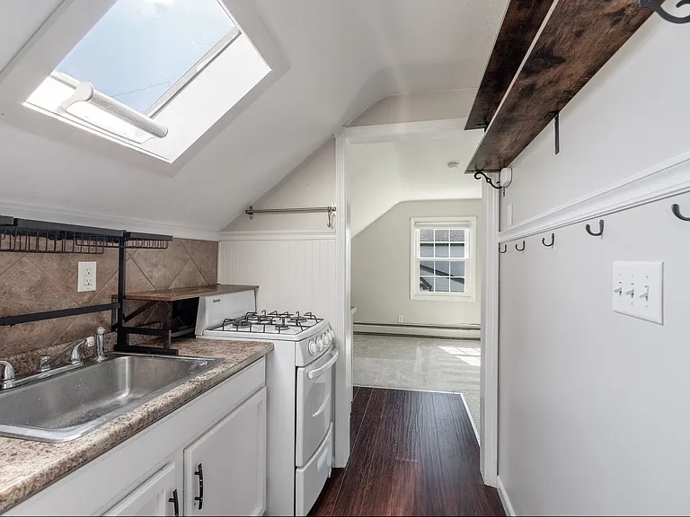 57 Hawro Pl #2 — Photo 5