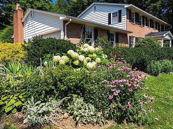 5th image of 1257 Highland Ave E