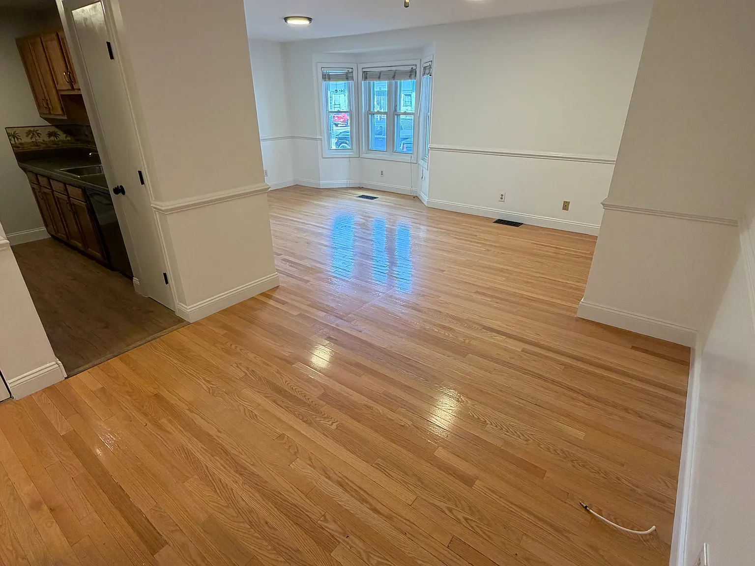 2 bed, 860 sqft, $3,800 — Photo 1