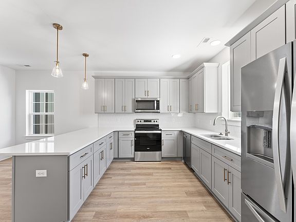4th image of 700 N Dupont Ave #212-lot 42