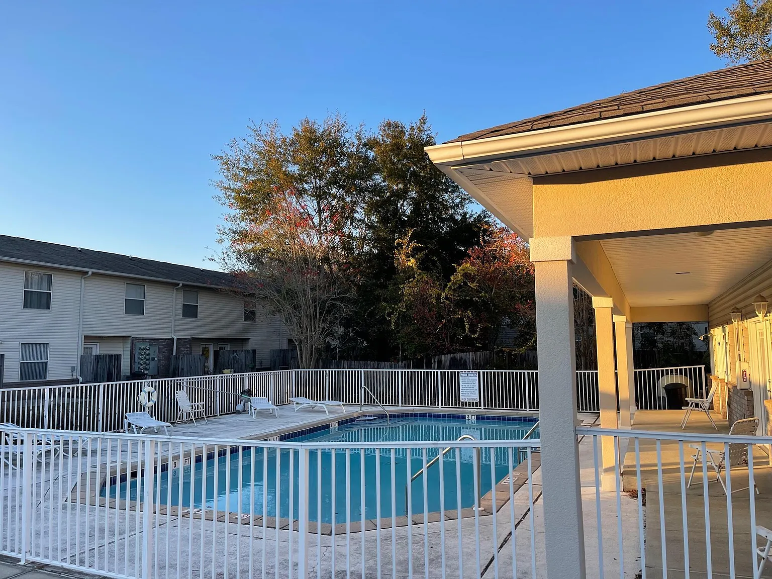 2 bed, 1.5 bath, 1082 sqft, $1,750 — Photo 2