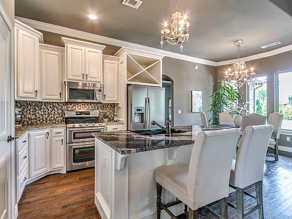 4th image of 3201 Garden Hill Dr