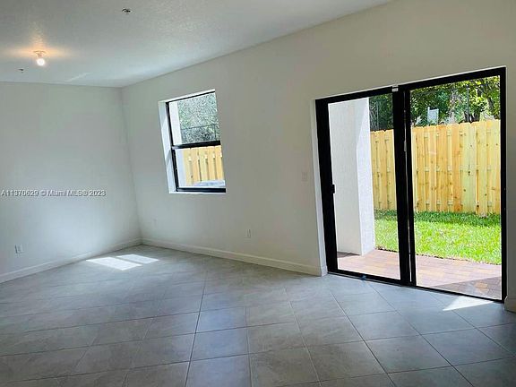 5th image of 275 SW 159th Dr #275