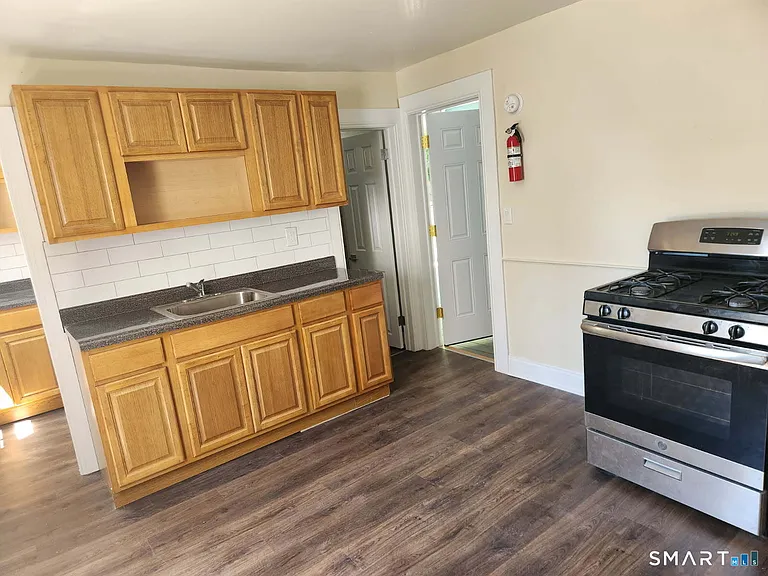 280 Park Ave — Photo 2