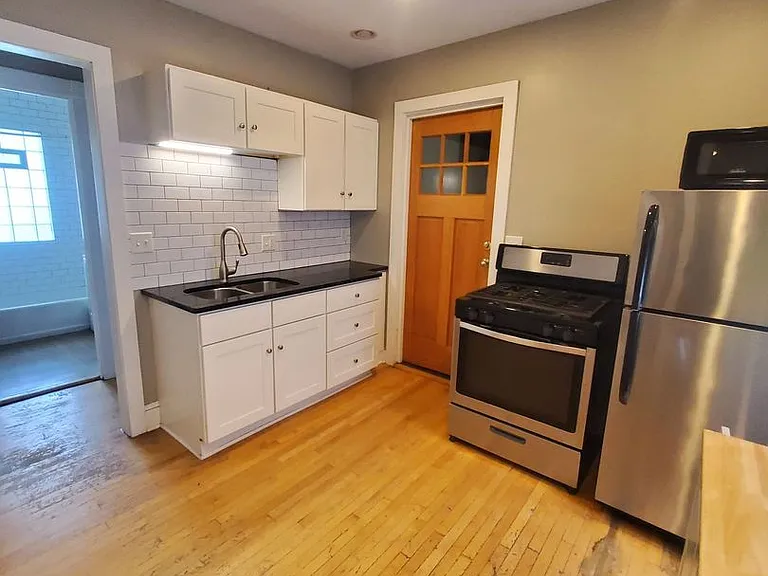 1832 E Windsor Pl — Photo 5